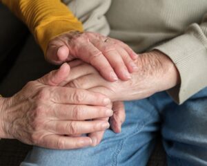 holding-hands-seniorcare